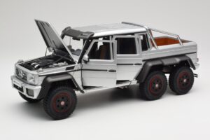 Mercedes AMG G63 W463 6x6 Iridium Silver AUTOart 1:18 76301 Composite - image 2 of 8
