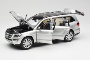 Mercedes GL-Class X166 Iridium Silver Metallic Norev 1:18 B66960097 Diecast - image 2 of 8