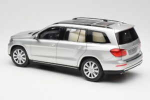 Mercedes GL-Class X166 Iridium Silver Metallic Norev 1:18 B66960097 Diecast - image 7 of 8