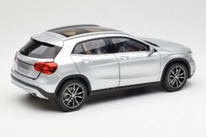 Mercedes GLA X156 Polar Silver Metallic Norev 1:18 B66960267 Diecast - image 3 of 8