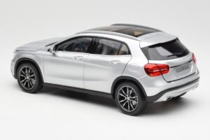 Mercedes GLA X156 Polar Silver Metallic Norev 1:18 B66960267 Diecast - image 7 of 8