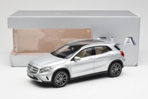 Mercedes GLA X156 Polar Silver Metallic Norev 1:18 B66960267 Diecast - image 8 of 8