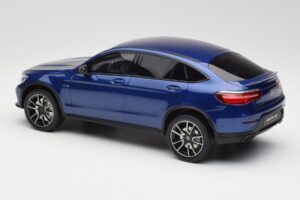 Mercedes AMG GLC 43 Coupe Brilliant Blue GT Spirit 1:18 B66960468 Resin - image 5 of 6