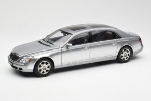 Maybach 62 LWB Himalaya Silver Dealer Edition AUTOart 1:18 B66962178 Diecast