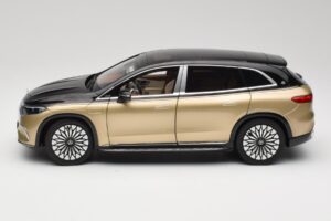 Mercedes Maybach EQS 680 V297 Beige NZG 1:18 B66960592 Diecast - image 4 of 8