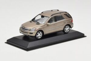 Mercedes ML W164 Copper Metallic Minichamps 1:43 ML002 Diecast - image 2 of 4