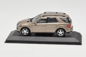 Mercedes ML W164 Copper Metallic Minichamps 1:43 ML002 Diecast