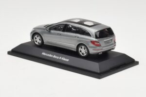Mercedes R-Class W251 Palladium Silver Metallic Minichamps 1:43 B66960055 Diecast - image 3 of 4