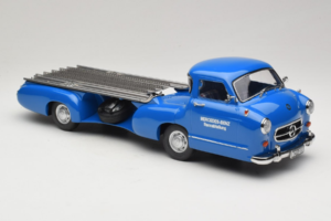 Mercedes Renntransporter Blaues Wunder iScale 1:18 118000000006-P1 Diecast - image 4 of 6