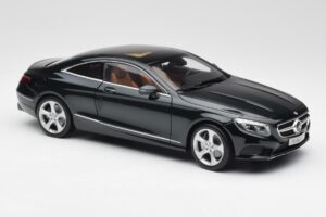 Mercedes S-Class Coupe C217 Smaragd Green Metallic Norev 1:18 B66961244 Diecast - image 6 of 8
