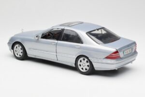 Mercedes S-Class W220 Light Blue Maisto 1:18 56050 Diecast - image 7 of 8