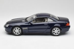 Mercedes SL 500 R230 Blue Maisto 1:18 B66962126 Diecast - image 4 of 8