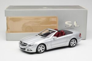 Mercedes SL 500 R230 Cabriolet Iridium Silver Minichamps 1:18 B66962388 Diecast - image 8 of 8
