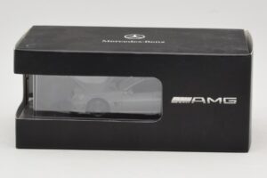 Mercedes SL 63 AMG R230 Silver Metallic Minichamps 1:43 B66960018 Diecast - image 4 of 4