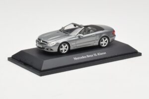Mercedes SL R230 Palladium Silver Metallic Minichamps 1:43 B66962390 Diecast - image 2 of 4