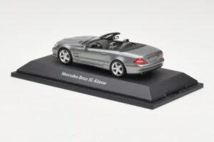 Mercedes SL R230 Palladium Silver Metallic Minichamps 1:43 B66962390 Diecast - image 3 of 4