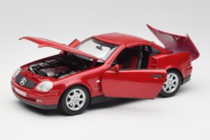 Mercedes SLK 230 R170 Red Maisto 1:18 56023 Diecast - image 3 of 9