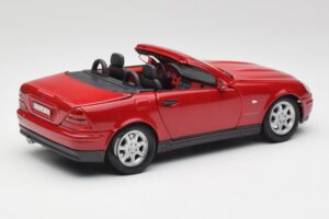 Mercedes SLK 230 R170 Red Maisto 1:18 56023 Diecast - image 4 of 9