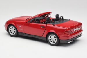 Mercedes SLK 230 R170 Red Maisto 1:18 56023 Diecast - image 8 of 9