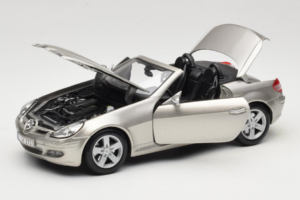 Mercedes SLK R171 Light Bronze Metallic Maisto 1:18 31674-R1 Diecast - image 2 of 8