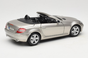 Mercedes SLK R171 Light Bronze Metallic Maisto 1:18 31674-R1 Diecast - image 3 of 8
