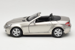 Mercedes SLK R171 Light Bronze Metallic Maisto 1:18 31674-R1 Diecast - image 4 of 8