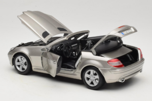 Mercedes SLK R171 Light Bronze Metallic Maisto 1:18 31674-R1 Diecast - image 5 of 8