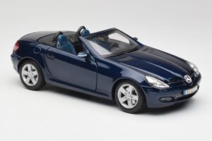 Mercedes SLK R171 Blue Maisto 1:18 B66962190 Diecast - image 6 of 8