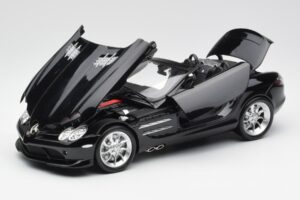 Mercedes SLR McLaren Roadster R199 Crystal Galaxit Black Minichamps 1:18 B66961004 Diecast - image 2 of 8