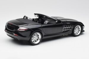 Mercedes SLR McLaren Roadster R199 Crystal Galaxit Black Minichamps 1:18 B66961004 Diecast - image 3 of 8