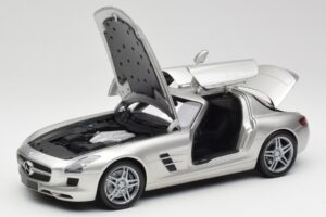 Mercedes SLS AMG C197 Matt Silver Minichamps 1:18 100039029 Diecast - image 2 of 8
