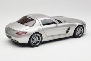 Mercedes SLS AMG C197 Matt Silver Minichamps 1:18 100039029 Diecast - image 3 of 8