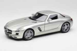 Mercedes SLS AMG C197 Matt Silver Minichamps 1:18 100039029 Diecast