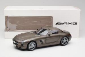 Mercedes SLS AMG C197 Monza Grey Minichamps 1:18 B66960044 Diecast - image 8 of 8