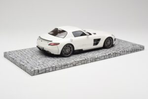 Mercedes Brabus SLS AMG 700 Biturbo Pearl White Minichamps 1:18 107032020 Diecast - image 2 of 6