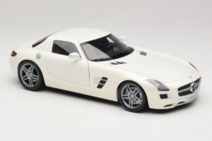 Mercedes SLS AMG Designo Mystic White Museum Edition Minichamps 1:18 B66055551 Diecast - image 6 of 8