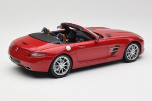 Mercedes SLS AMG R197 Roadster Le Mans Red Minichamps 1:18 100039030 Diecast - image 3 of 8