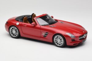 Mercedes SLS AMG R197 Roadster Le Mans Red Minichamps 1:18 100039030 Diecast - image 6 of 8