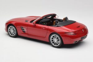 Mercedes SLS AMG R197 Roadster Le Mans Red Minichamps 1:18 100039030 Diecast - image 7 of 8