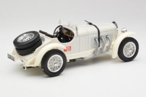 Mercedes SSKL White & Cream Bburago 1:18 3002-M1 Diecast - image 2 of 6