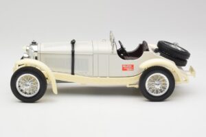 Mercedes SSKL White & Cream Bburago 1:18 3002-M1 Diecast - image 3 of 6