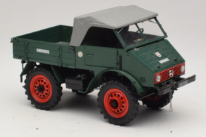 Mercedes Unimog 401 Green Schuco 1:18 135 Diecast - image 6 of 8