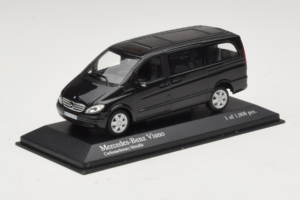 Mercedes Viano Black Minichamps 1:43 400032210 Diecast - image 2 of 4