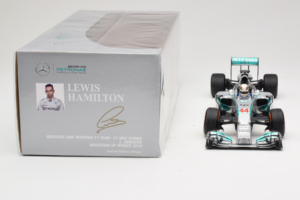 Mercedes W05 #44 L. Hamilton Mercedes AMG Petronas Malaysian Grand Prix Winner 2014 Minichamps 1:18 110140144 Diecast - image 6 of 7