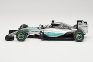 Mercedes W06 #44 L. Hamilton Mercedes AMG Petronas United States Grand Prix Winner World Champion 2015 Minichamps 1:18 110150 - image 3 of 7