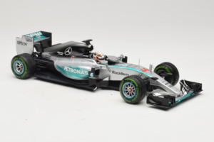 Mercedes W06 #44 L. Hamilton Mercedes AMG Petronas United States Grand Prix Winner World Champion 2015 Minichamps 1:18 110150 - image 4 of 7