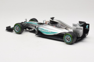 Mercedes W06 #44 L. Hamilton Mercedes AMG Petronas United States Grand Prix Winner World Champion 2015 Minichamps 1:18 110150 - image 5 of 7