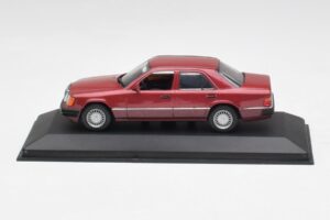 Mercedes 300D W124 Red Minichamps 1:43 3209 Diecast
