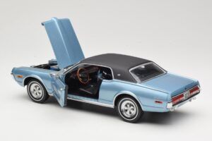 Mercury Cougar XR-7 Blue Sun Star 1:18 1562 Diecast - image 5 of 8