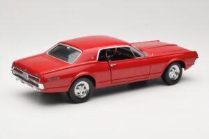 Mercury Cougar XR-7 Red Sun Star 1:18 1541 Diecast - image 3 of 8
